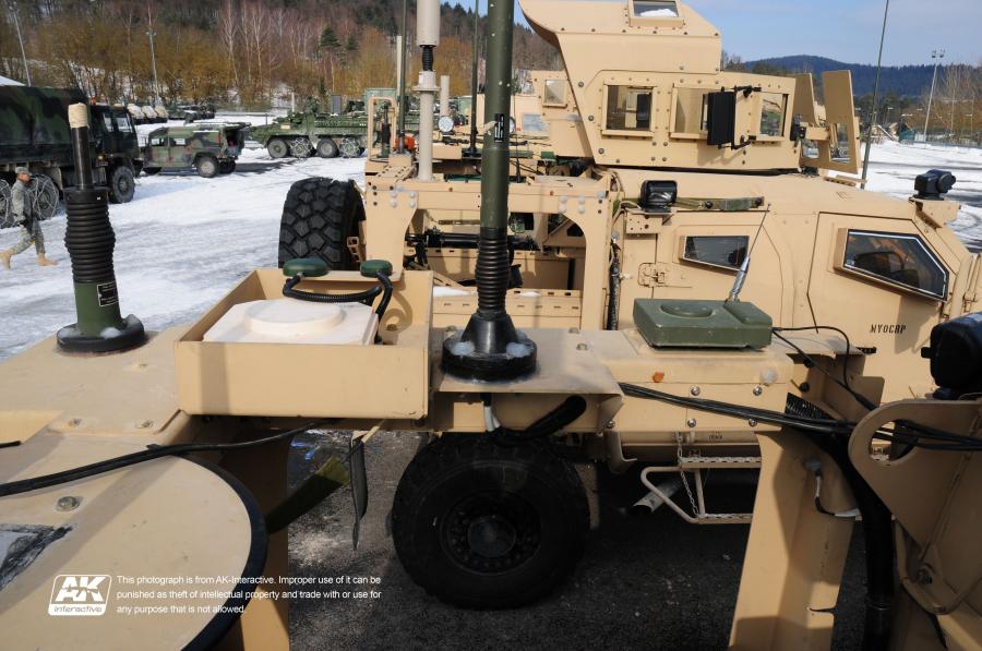 Детали экстерьера Oshkosh M-ATV 2009 года  (фото 148 из 676)